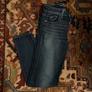 American Eagle size 6 super stretchy skinny jeans